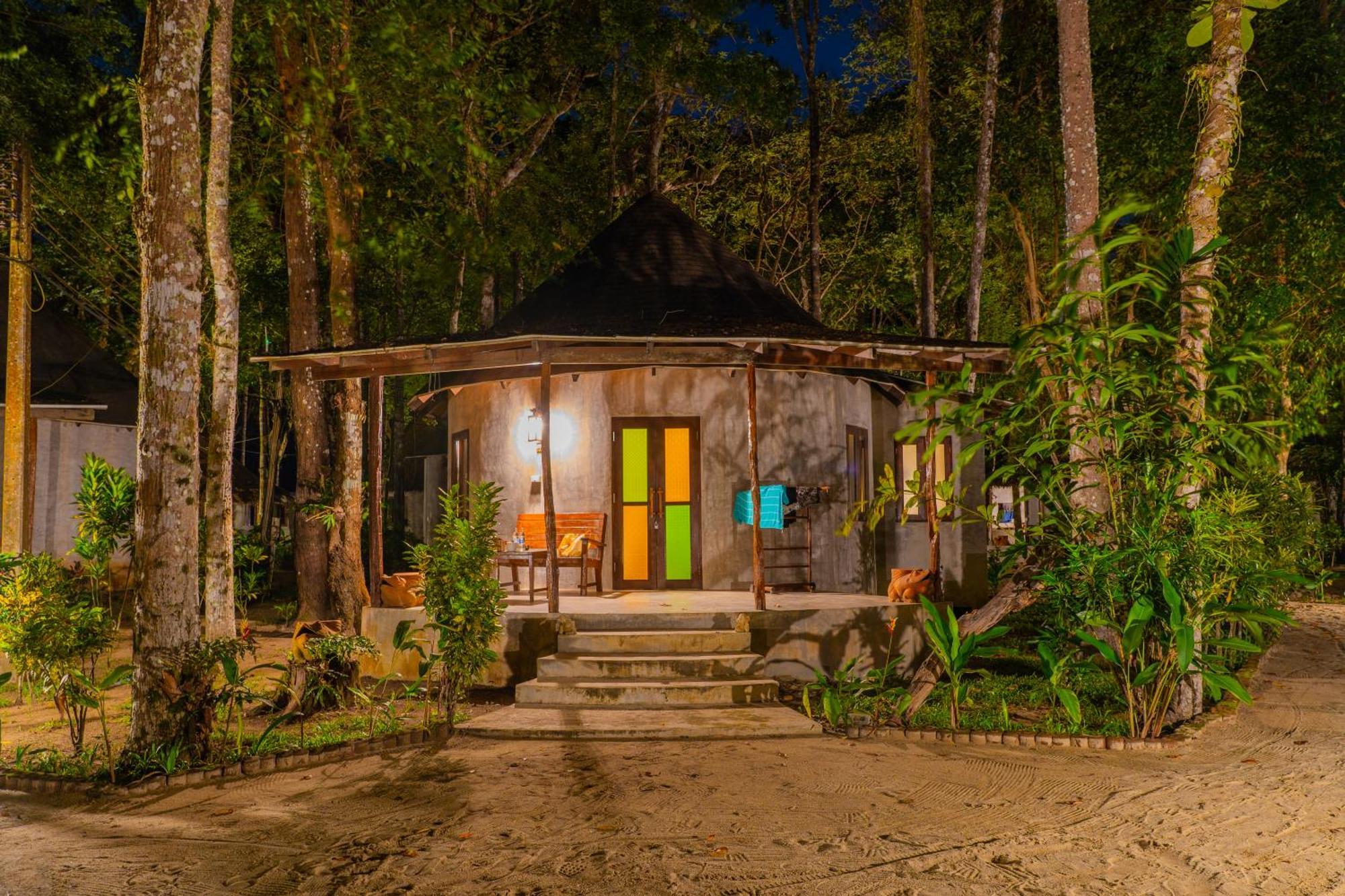Деревянный коттедж The Tropical Ко Чанг